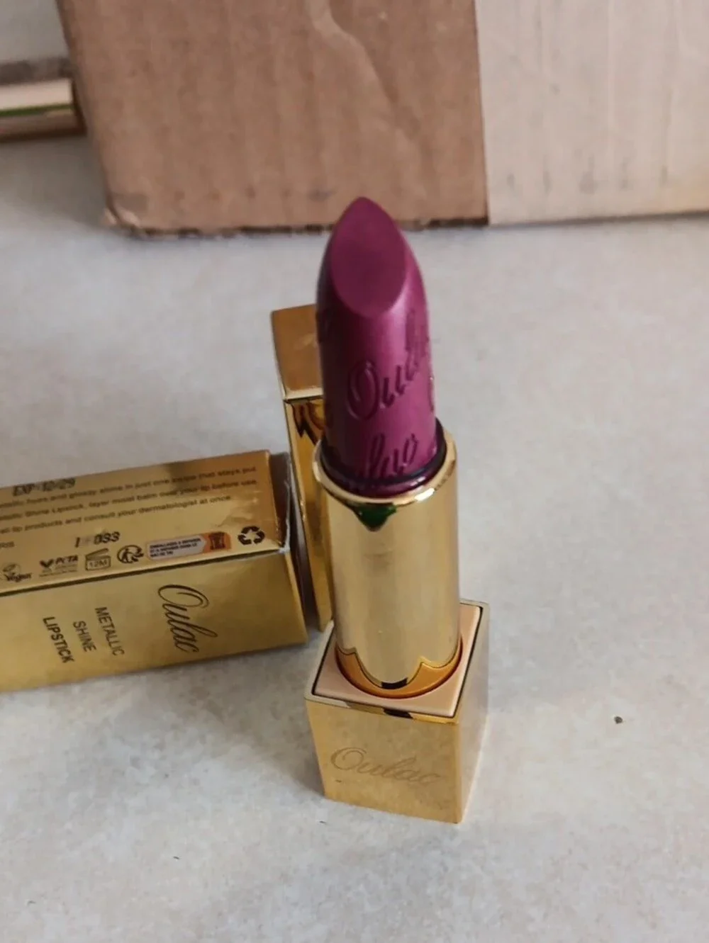 Oulac Metallic Shine Lipstick. Love Particle #03.